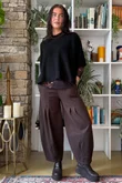 Oxford Stretch Herringbone Box Pleat Pant Chocolate